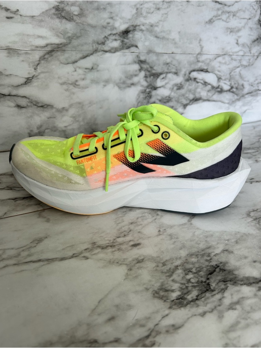 New Balance | women’s size 7.5 Fuelcell Fuel Cell Rebel V4 running tennis shoes - Picture 10 of 15